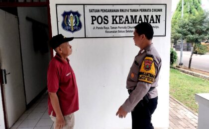 Bhabinkamtibmas Jakamulya Perkuat Keamanan Lingkungan Lewat Patroli Dialogis