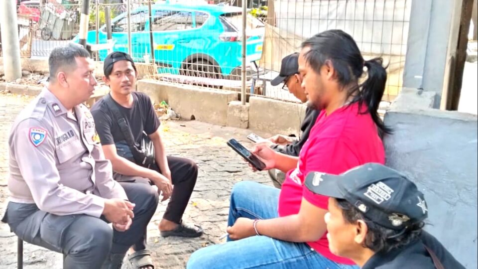 Bhabinkamtibmas Kayuringin Jaya Sambangi Warga, Ingatkan Waspada Curanmor dan Pencurian Rumah Kosong