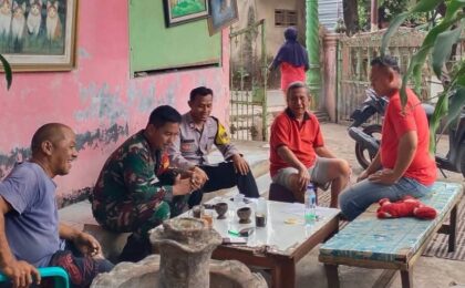 JAGA JAKARTA ON THE SPOT, PASTIKAN WILAYAH AMAN DAN KONDUSIF, BHABINKAMTIBMAS SERAP ASPIRASI WARGA DAN AJAK PEDULI LINGKUNGAN