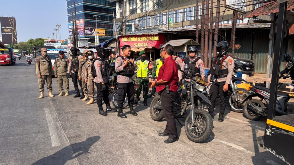 Tingkatkan Keamanan Kawasan Publik, Tim 2 Presisi Sosialisasi Layanan Adat Cepat di Terminal Bekasi