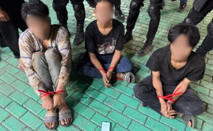 Brimob Polda Metro Jaya Amankan Tiga Pelaku Perampasan di Tomang