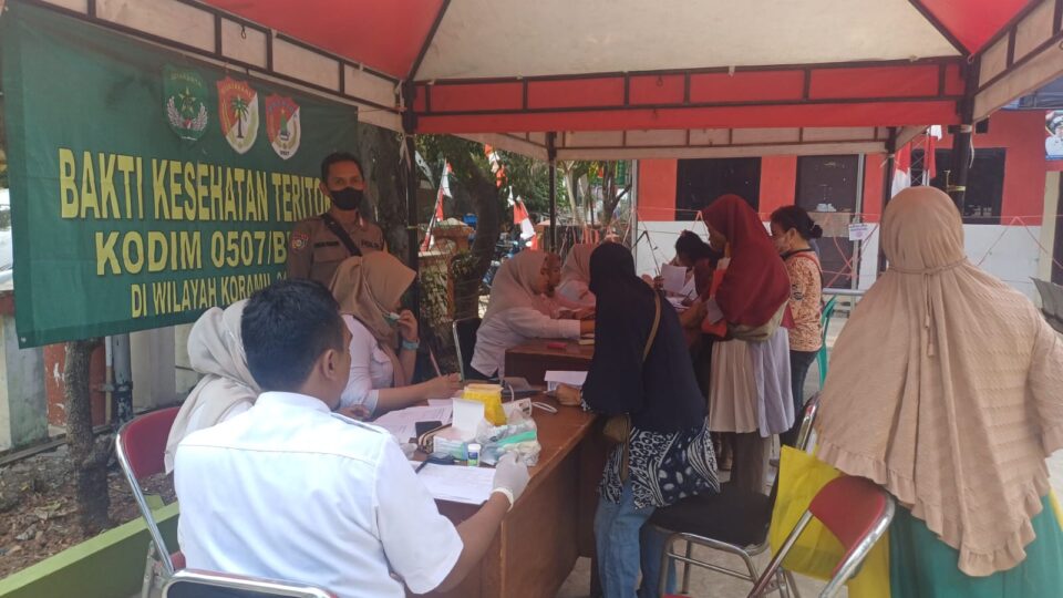 Monitoring Penyaluran Bantuan Pangan bagi Warga Bintara Jaya