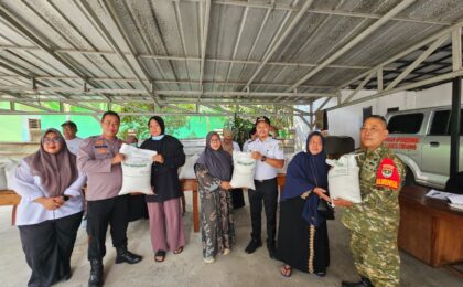 Pastikan Penyaluran Tepat Sasaran, 3 Pilar Cimuning Pantau Pembagian Bantuan Pangan Bagi 2.027 KPM