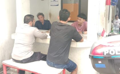 Perkuat Silaturahmi Kamtibmas, Bhabinkamtibmas Jatiraden Sambangi Warga RW 10