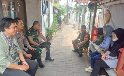 Patroli dan Sambang Bersama TNI-Polri Bintarajaya, Imbau Warga Jaga Kerukunan dan Cegah Pembakaran Sampah