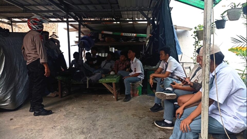 Jaga Jakarta On The Spot : Polsek Pondok Gede Cegah Tawuran, Pelajar Nongkrong di Jaticempaka Diimbau Segera Pulang