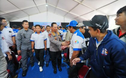 Kapolri ke Pengusaha: Jadikan Buruh Aset, Mitra, dan Keluarga Perusahaan