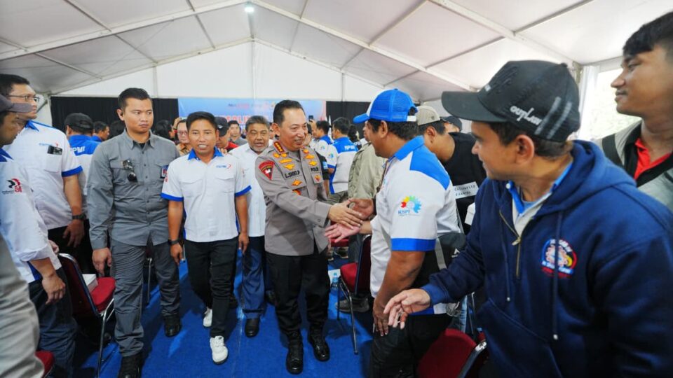 Kapolri ke Pengusaha: Jadikan Buruh Aset, Mitra, dan Keluarga Perusahaan