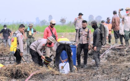 Polda Jambi Cek dan Tangani Karhutla di Sungai Aur, Luas Lahan Terbakar Capai 20 Hektare