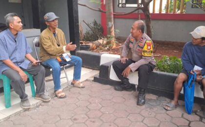 JAGA JAKARTA ON THE SPOT, BHABINKAMTIBMAS SAMBANG UNTUK SERAP ASPIRASI MASYARAKAT DAN TAMPUNG KELUHAN WARGA