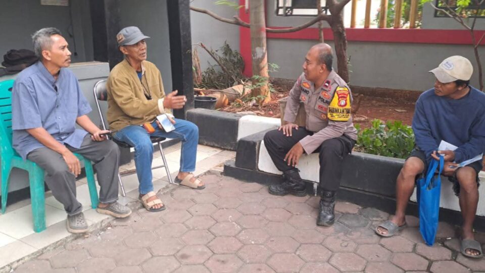 JAGA JAKARTA ON THE SPOT, BHABINKAMTIBMAS SAMBANG UNTUK SERAP ASPIRASI MASYARAKAT DAN TAMPUNG KELUHAN WARGA