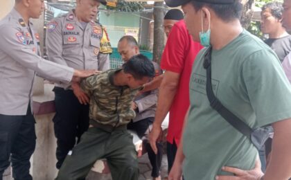 Wujud Kepedulian Kemanusiaan, Polsek Bantargebang Evakuasi Pasien ODGJ ke Rumah Sakit