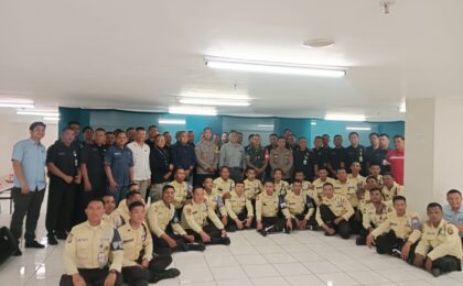 Tingkatkan Profesionalisme Pengamanan, Polsek Bekasi Utara Berikan Pembinaan Satpam Apartemen Springlake
