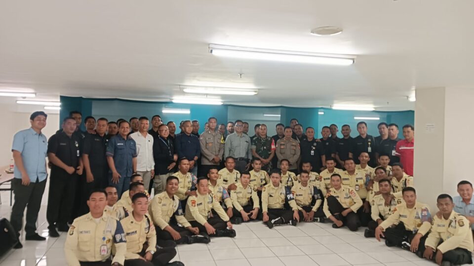 Tingkatkan Profesionalisme Pengamanan, Polsek Bekasi Utara Berikan Pembinaan Satpam Apartemen Springlake