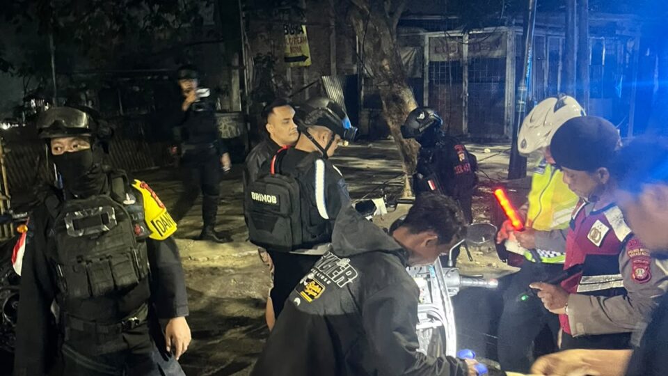 Jaga Jakarta On The Spot ; Cipta Kondisi, Polsek Bekasi Barat Gelar Razia Stasioner dan Patroli Mobile Cegah Kejahatan Jalanan dan Tawuran
