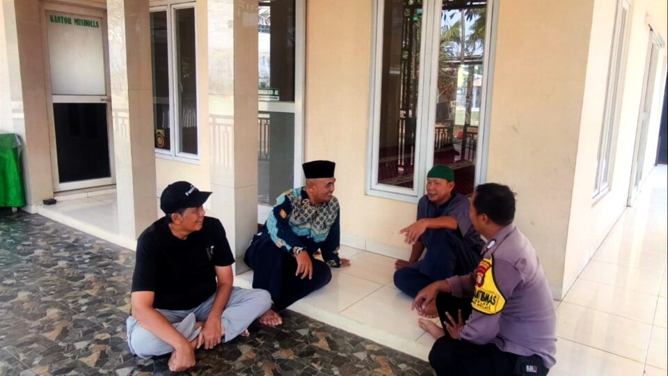 Dukung Program Jaga Jakarta On The Spot, Bhabinkamtibmas Jatimelati Sambangi Warga Imbau Antisipasi Curanmor
