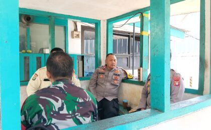 Sinergitas TNI-Polri Sambang dan Patroli di PT. Agel Langgeng Medansatria