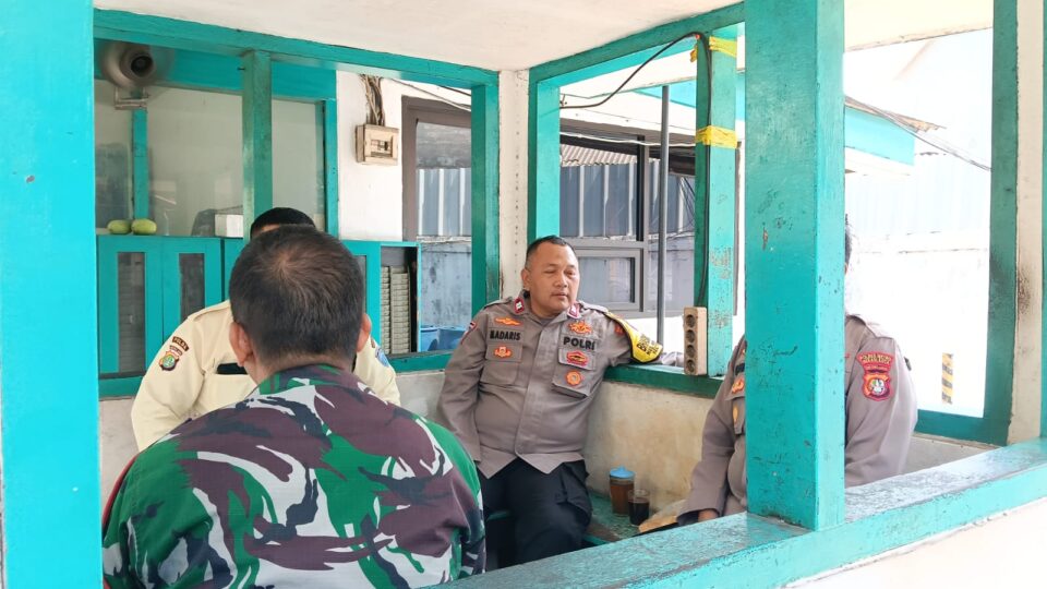 Sinergitas TNI-Polri Sambang dan Patroli di PT. Agel Langgeng Medansatria