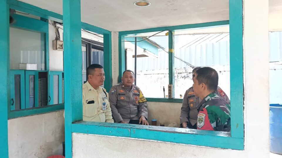 TNI-POLRI PERKUAT SINERGI LEWAT SAMBANG DAN PATROLI DI KAWASAN INDUSTRI MEDAN SATRIA