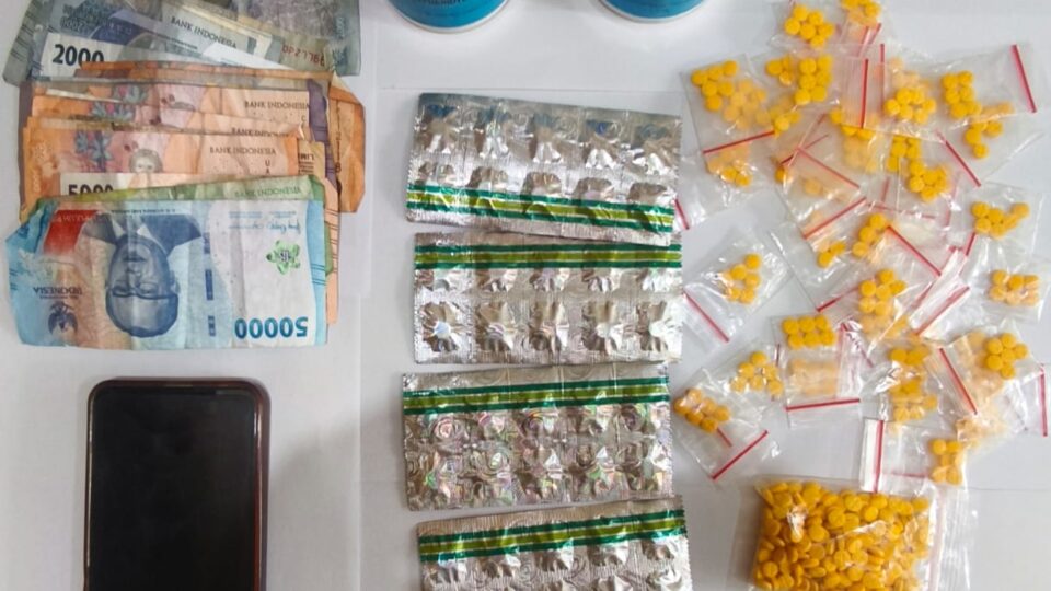 Polsek Bekasi Barat Amankan Seorang Pria, Sita 634 Butir Tramadol dan Hexymer