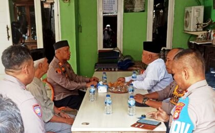 Kapolsek Pondok Gede Sambangi RW 04 Jaticempaka, Perkuat Sinergi Cegah Tawuran Remaja