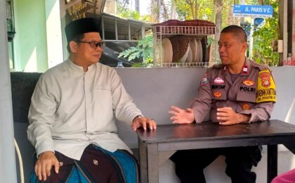 Bhabinkamtibmas Ajak Tokoh Masyarakat Bersinergi Jaga Kamtibmas di Pekayon Jaya