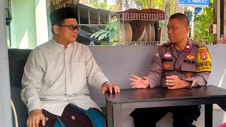 Bhabinkamtibmas Ajak Tokoh Masyarakat Bersinergi Jaga Kamtibmas di Pekayon Jaya