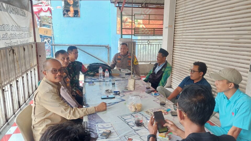 SINERGI BHABINKAMTIBMAS DAN BABINSA MEDANSATRIA PATROLI BERSAMA CEGAH CURAT CURAS CURANMOR