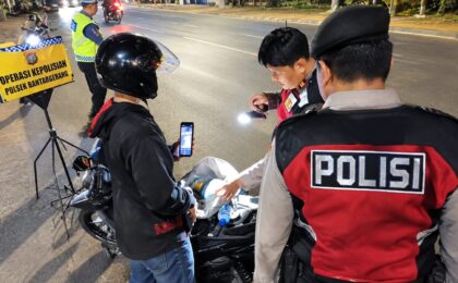 Cegah Kejahatan Jalanan, Polsek Bantargebang Gelar OKJ dan Razia Stasioner di Jalan Raya Narogong