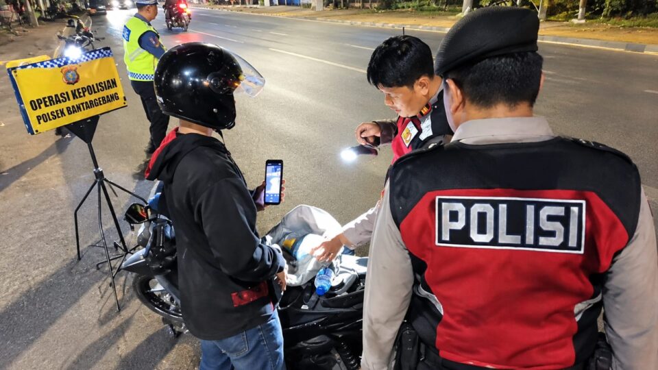 Cegah Kejahatan Jalanan, Polsek Bantargebang Gelar OKJ dan Razia Stasioner di Jalan Raya Narogong