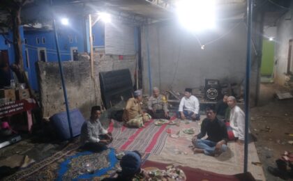 Bhabinkamtibmas Bojong Menteng Hadiri Tahlil di Rumah Ketua RT