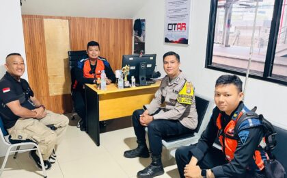 Bhabinkamtibmas Monitoring Kewilayahan di Stasiun KA Bekasi