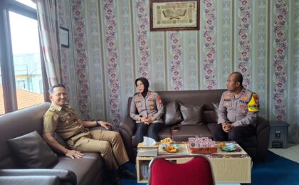 KUNJUNGAN SILATURAHMI KAPOLSEK JATIASIH KE LURAH JATIMEKAR, PERKUAT SINERGITAS LAYANI MASYARAKAT