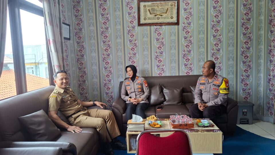 KUNJUNGAN SILATURAHMI KAPOLSEK JATIASIH KE LURAH JATIMEKAR, PERKUAT SINERGITAS LAYANI MASYARAKAT