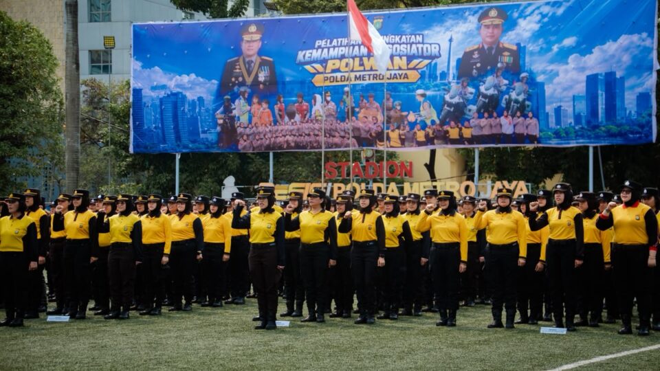 Polwan Polda Metro Jaya Perkuat Peran Negosiator Humanis di Lapangan