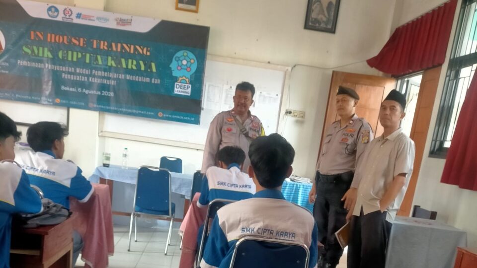Cegah Tawuran dan Unras, Polsek Medansatria Edukasi Pelajar SMK Cipta Karya