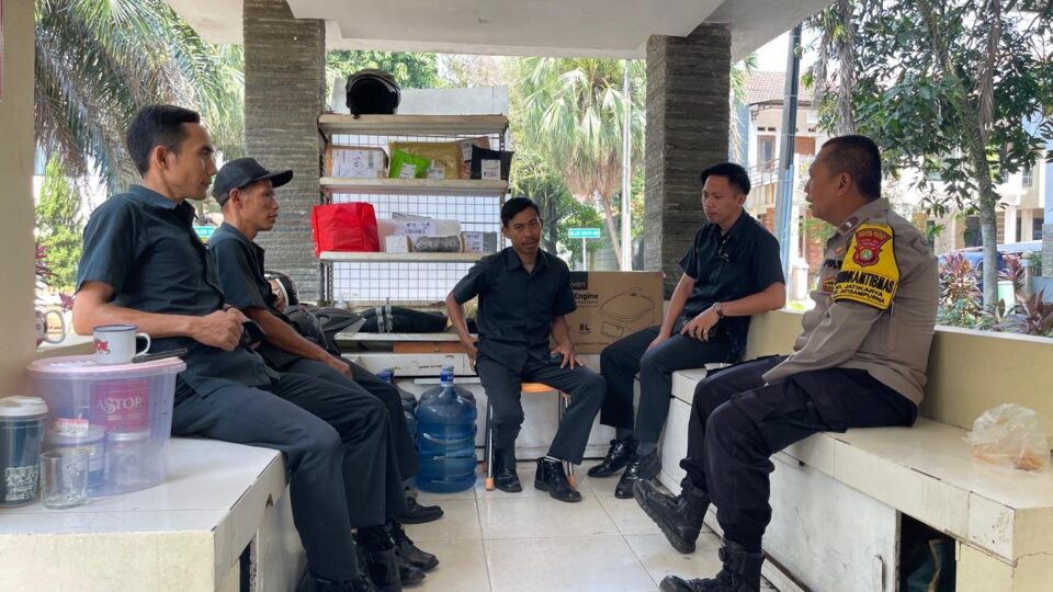 Perkuat Sinergitas, Polsek Jatisampurna Gelar Program Jaga Jakarta On The Spot di Perum CitraGran