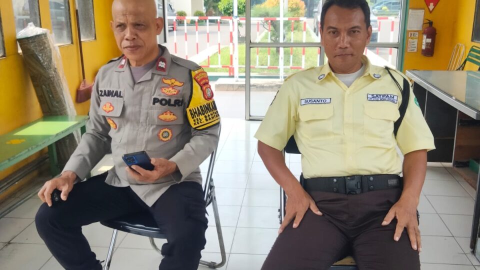 Patroli Wilayah, Bhabinkamtibmas Bantargebang Kunjungi Pos Satpam PT Faber-Castell Indonesia