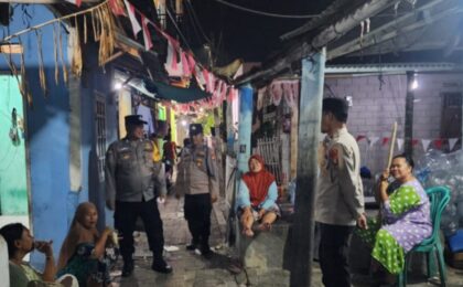 Polsek Kepulauan Seribu Utara Sosialisasikan Layanan 110 kepada Warga