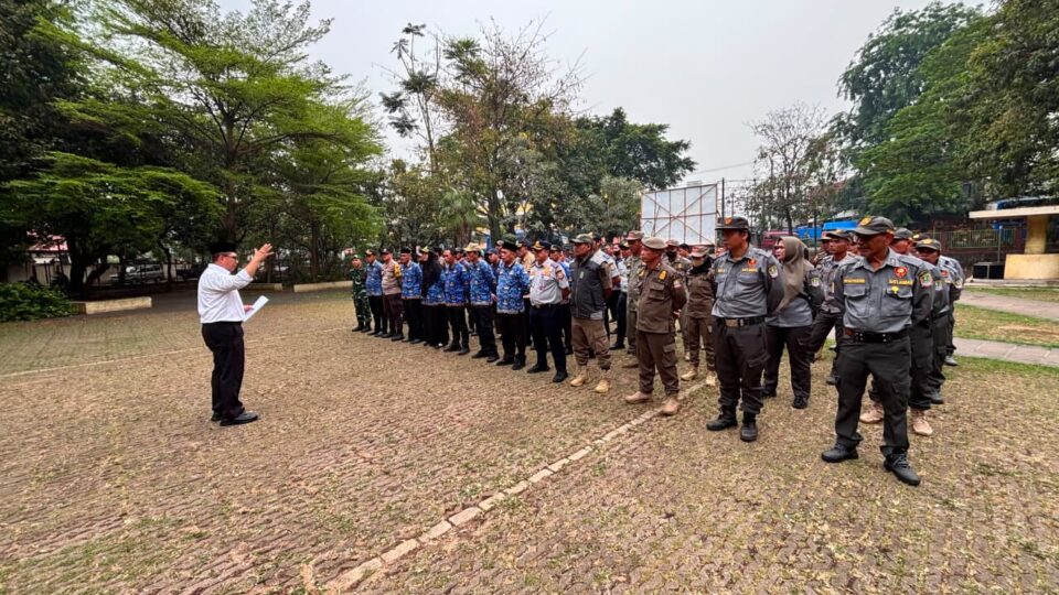 Tiga Pilar Bersama Pemkot Bekasi Tertibkan Reklame Tanpa Izin di Wilayah Bantargebang
