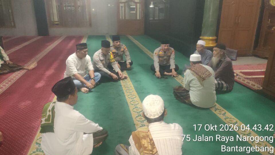 Kapolsek Bantargebang Pimpin Subuh Keliling di Masjid Al Ittihad, Tekankan Respons Cepat 110