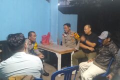 Antisipasi Aksi Tawuran dan Pencurian Kabel, Bhabinkamtibmas Jatiwarna Gelar Patroli Dini Hari