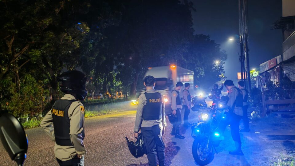 Sisir Jalur Protokol hingga Pemukiman Rawalumbu, Tim 3 Singa Gelar Operasi Kepolisian Malam Hari