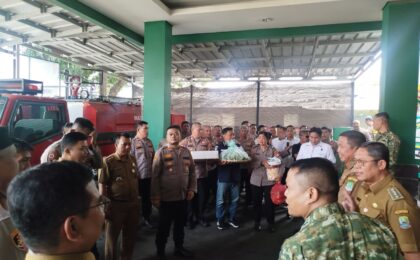Tiga Pilar Kompak, Bersama Kapolsek Pondok Gede Sambangi Koramil 02 Pondok Gede Ucapkan HUT TNI ke-81