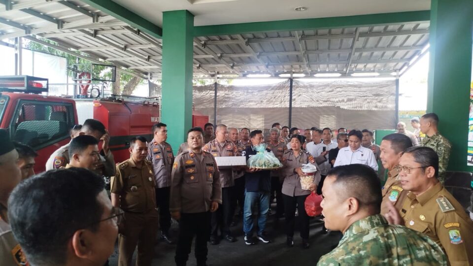 Tiga Pilar Kompak, Bersama Kapolsek Pondok Gede Sambangi Koramil 02 Pondok Gede Ucapkan HUT TNI ke-81