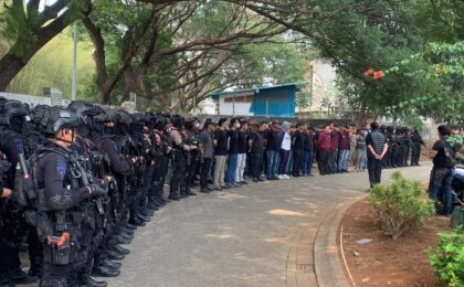 Brimob Polda Metro Jaya Kawal Penindakan dan Pemulihan Kampung Ambon
