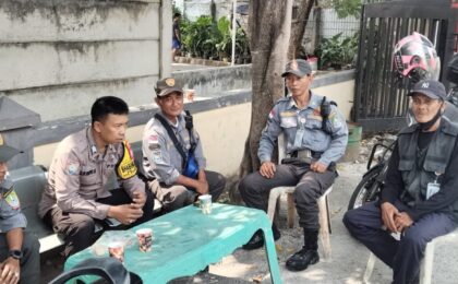 Jaga Jakarta on the Spot : Antisipasi Kejahatan di Siang Hari, Bhabinkamtibmas Jatimurni Ingatkan Linmas Perketat Patroli Rumah Kosong