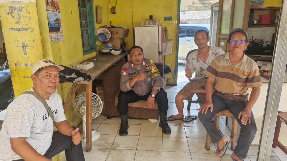 Serap Aspirasi Pengurus Wilayah, Kanit Binmas Polsek Jatiasih Tatap Muka Bersama Ketua RW 13 Jatimekar
