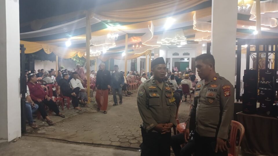 Pererat Silaturahmi Lintas Tokoh, Jajaran Polsek Jatisampurna Hadiri Peringatan Maulid Nabi di Meunasah Aceh