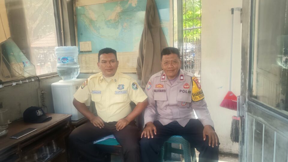 Amankan Sentra Bisnis, Bhabinkamtibmas Jakasampurna Sambangi Security Ruko Duta Permai